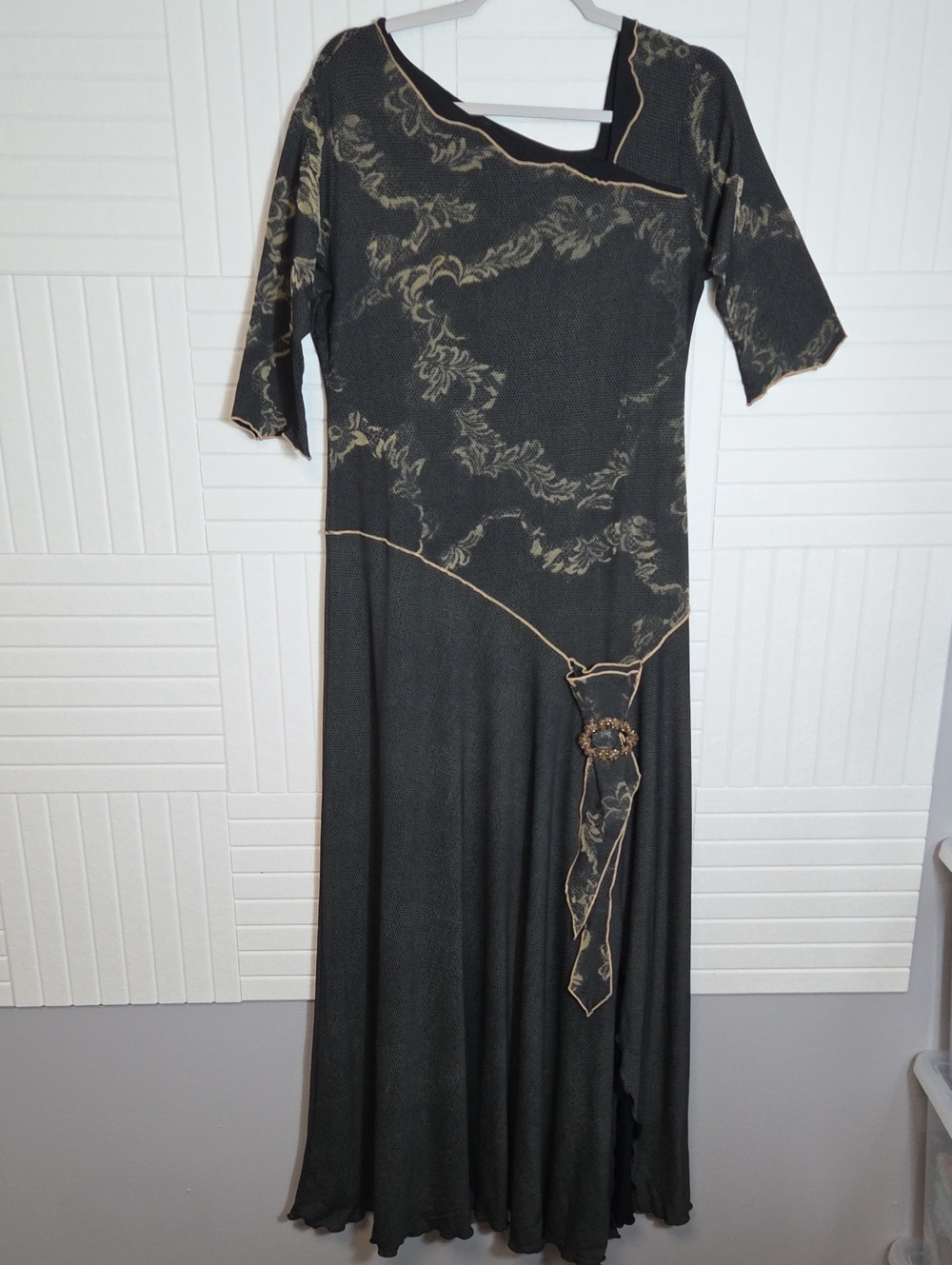 Linda Lundstrom Made In Canada Asymmetrical Neck Line  Maxi Dress Size 14